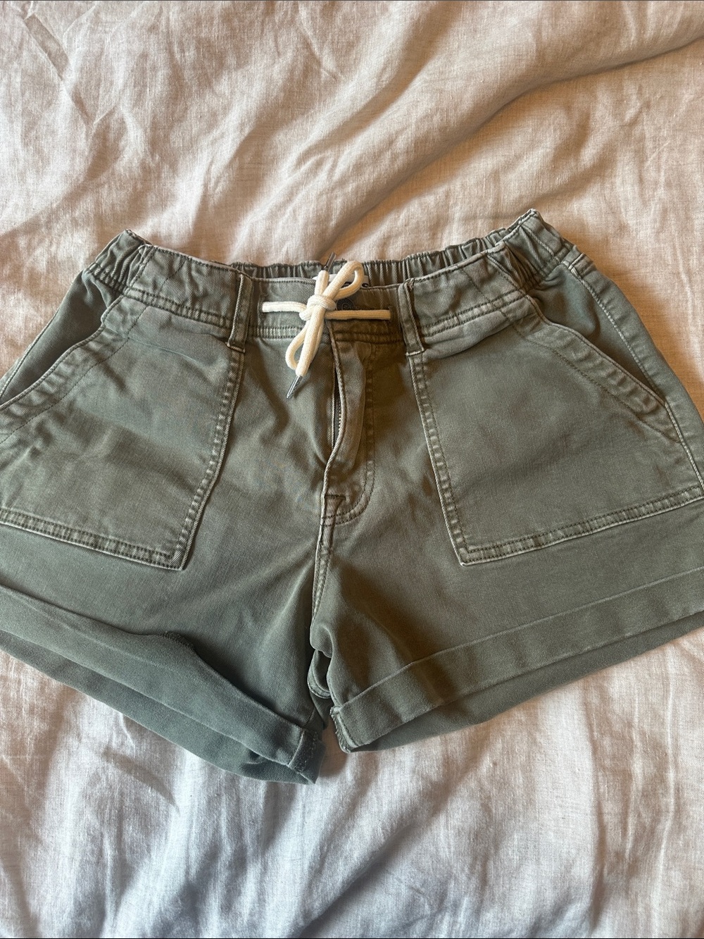 Green vigoss drawstring shorts